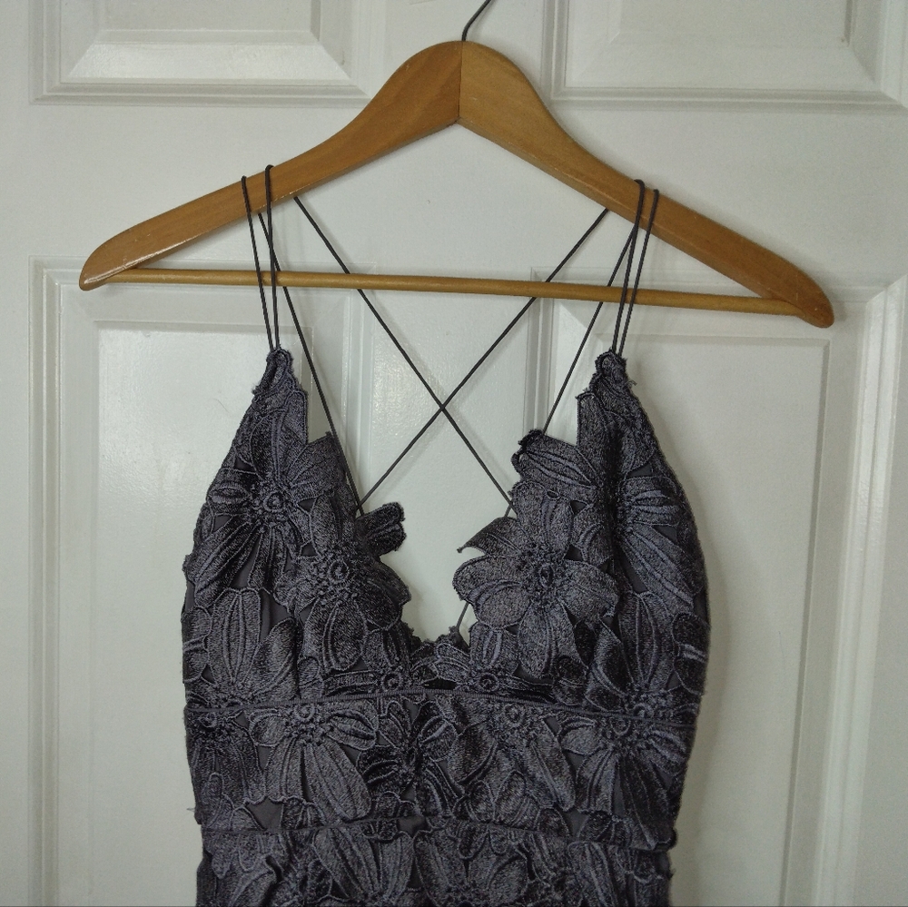 SAYLOR Alayna Lace Dress in Shark Size XS - Picture 6 of 16